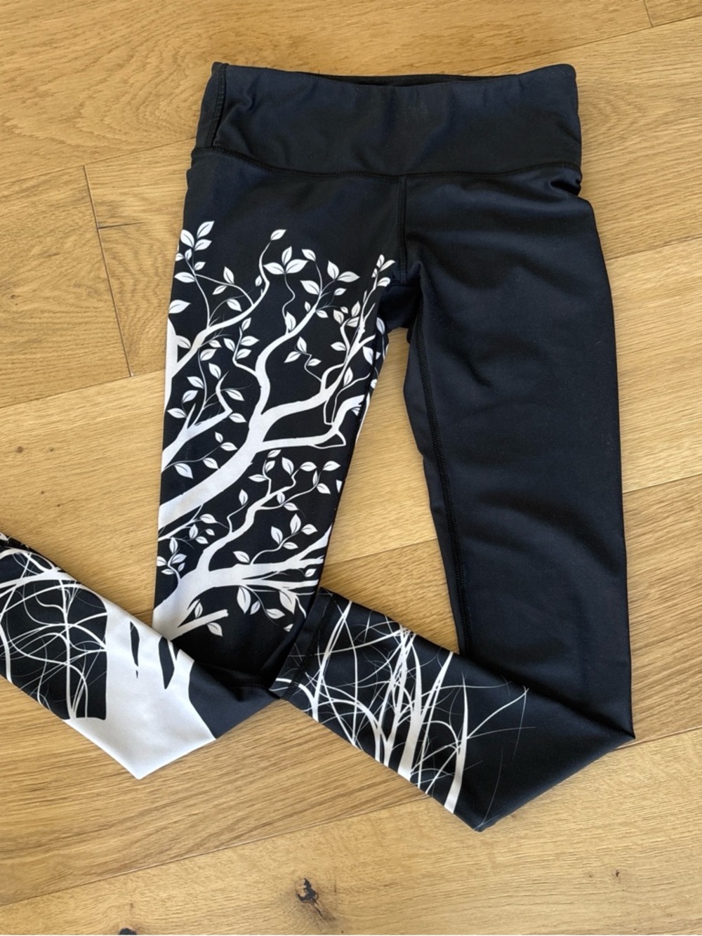 Noli Black Leggings with White Tree Print